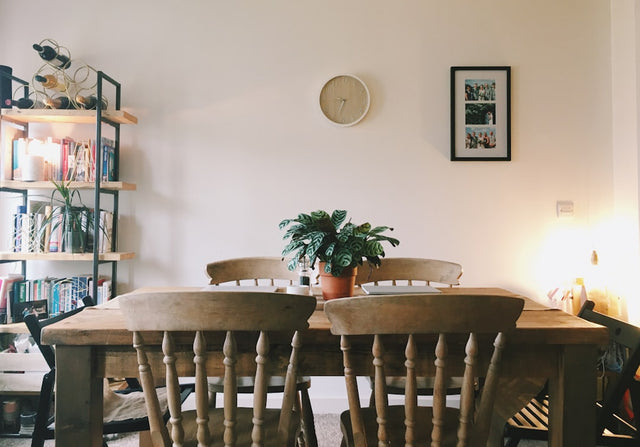 Sillas de comedor nórdicas: cómo elegir la que encaja contigo