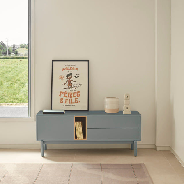 Mueble TV Corvo 140 Gris Perla con acabado gris vista principal de estilo nórdico