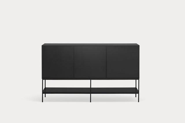Aparador Platt 166 Negro con acabado negro en ambiente de estilo nórdico