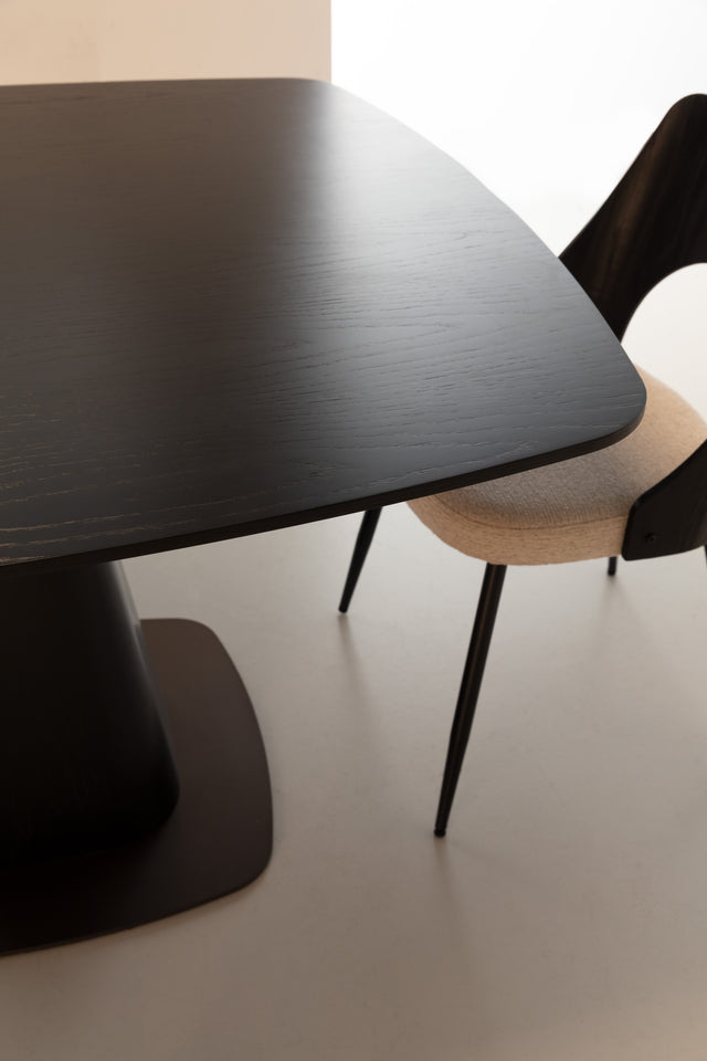 Mesa de comedor cuadrada Etel 120 cm Negro, en ambiente de comedor