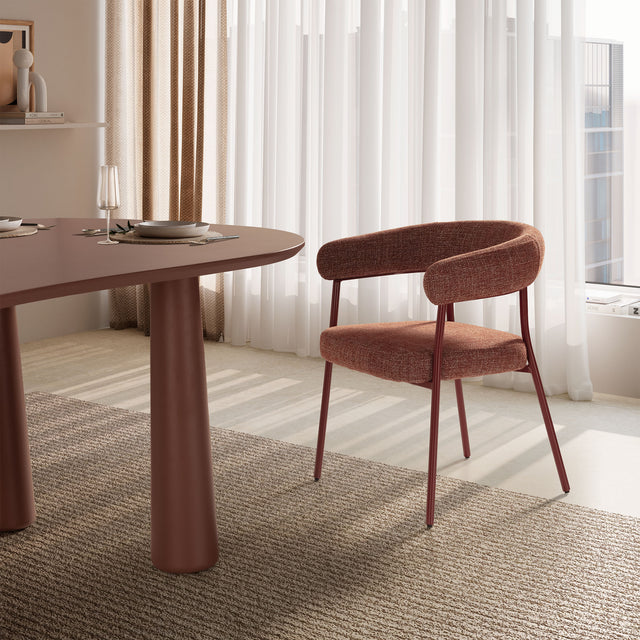 Silla de comedor Yuri Teja y patas teja, en ambiente de comedor