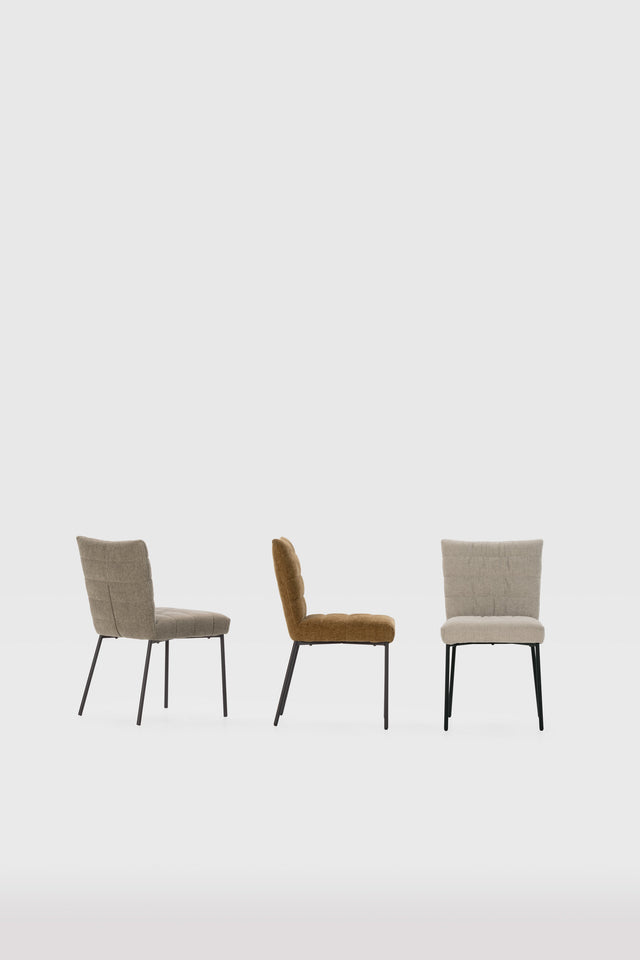 Silla de comedor Naomi Moca, en ambiente de comedor