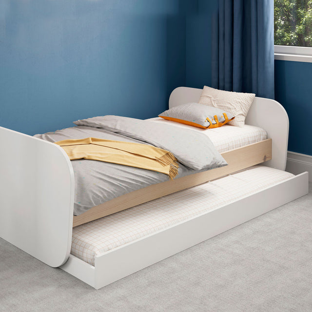 Cama Infantil Nido Andrea 205 Blanca con acabado blanco en ambiente de estilo nórdico