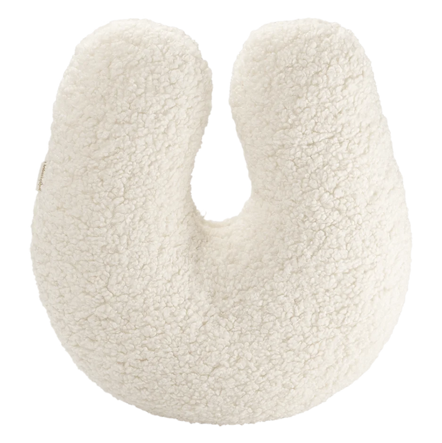 Mueble Almohada U de Borreguillo Blanco Crema con acabado blanco, acabado crema vista principal de estilo nórdico