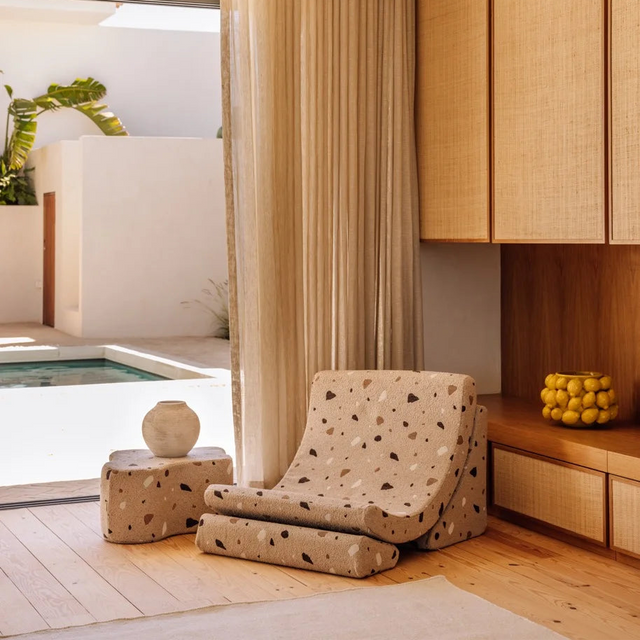 Sillón Infantil Luna de arena de terrazo en ambiente de estilo nórdico