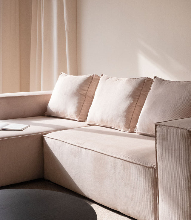 Sofá Modular Chaise Lounge Derecho Cala detalle para salón de estilo nórdico