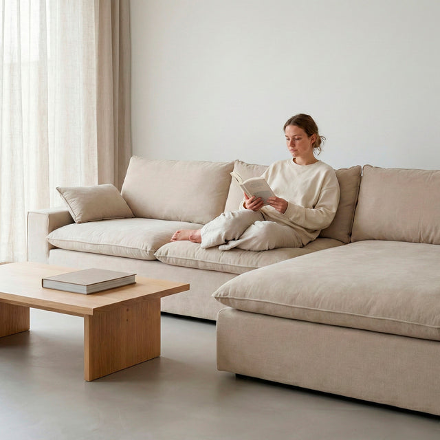 Sofá chaise longue Sinfoni en ambiente para salón de estilo nórdico