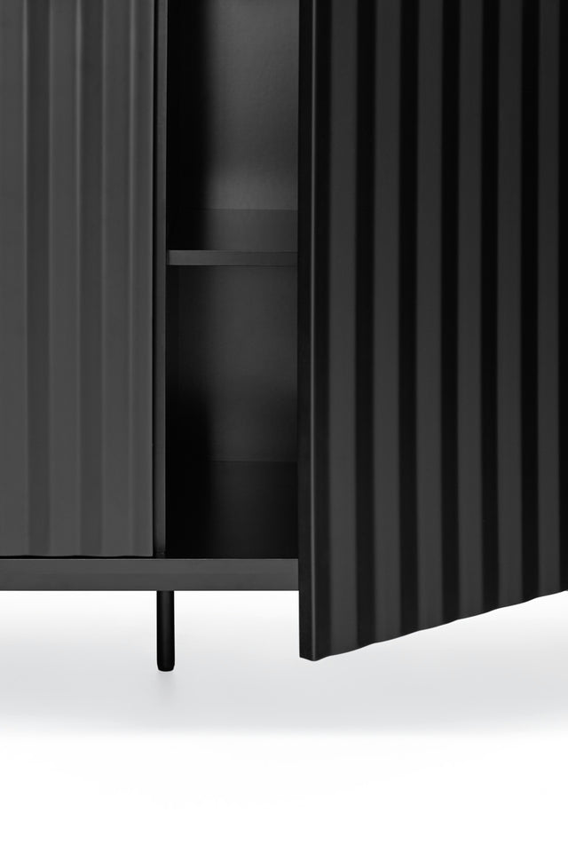Aparador Sierra 210 Negro con acabado negro en ambiente de estilo nórdico