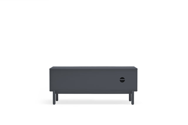 Mueble TV Corvo 140 Gris Antracita con acabado gris en ambiente de estilo nórdico