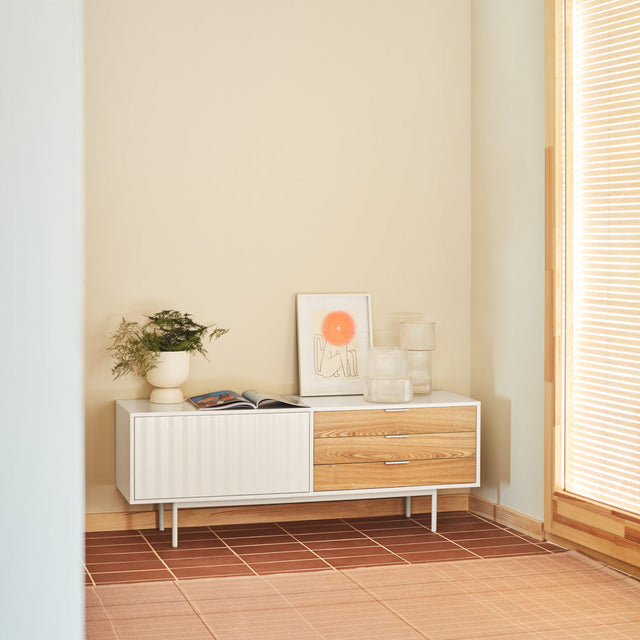 Mueble TV Sierra 140 en ambiente de estilo nórdico