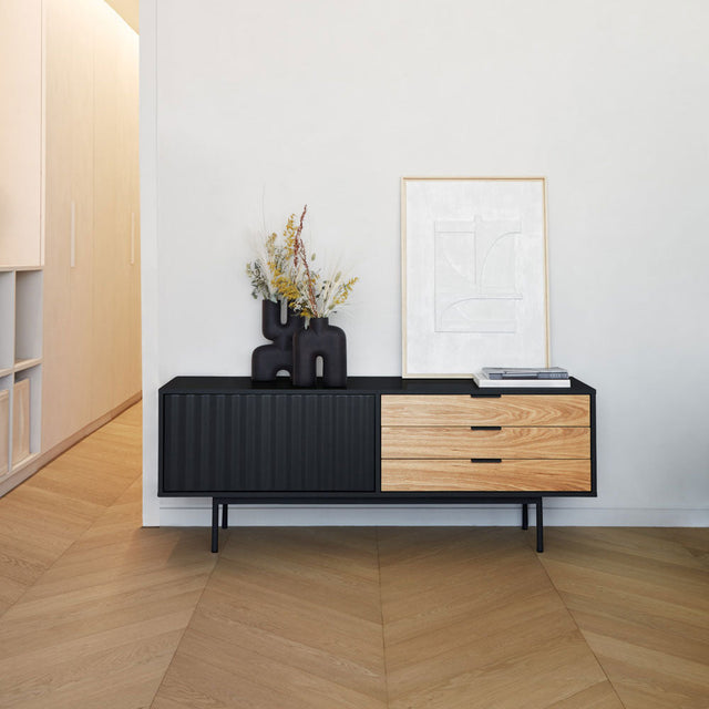 Mueble TV Sierra 140 en ambiente de estilo nórdico