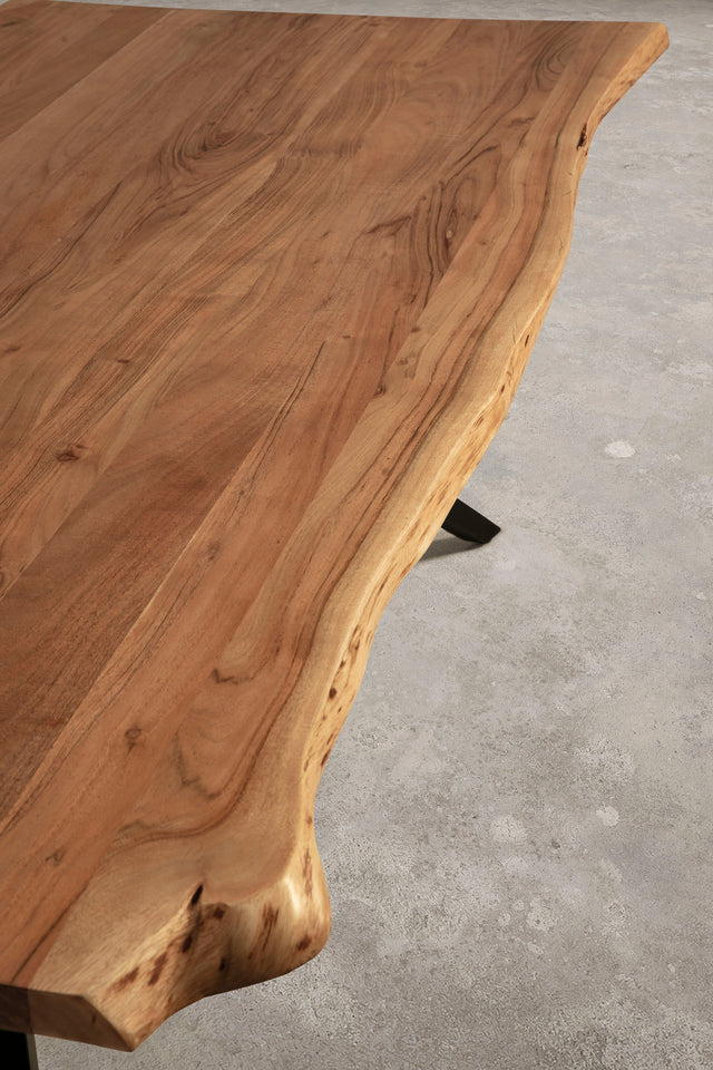 Mesa de comedor rectangular Mudri 200 cm Acacia patas metálicas, vista lateral derecha desde otro ángulo