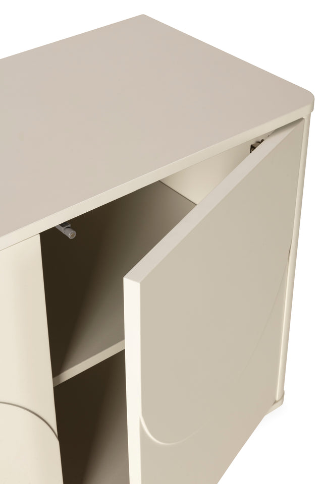 Aparador Solei 180 cm Crema, vista lateral derecha desde otro ángulo