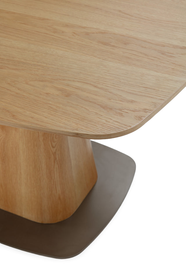 Mesa de comedor cuadrada Etel 120 cm Roble, vista lateral derecha desde otro ángulo