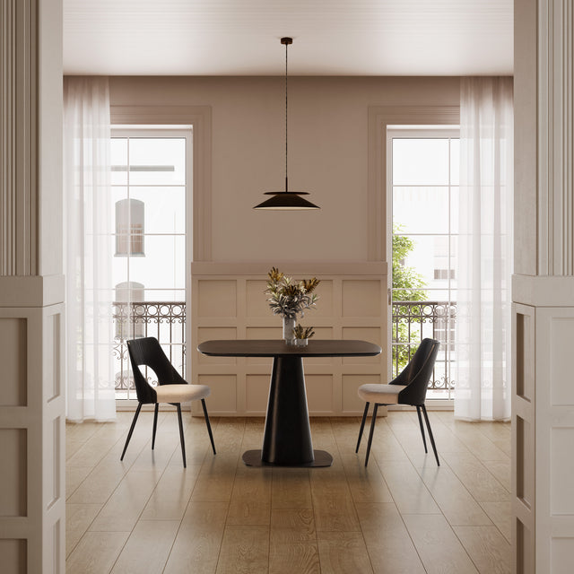 Mesa de comedor cuadrada Etel 120 cm Negro, en ambiente de comedor desde otro ángulo