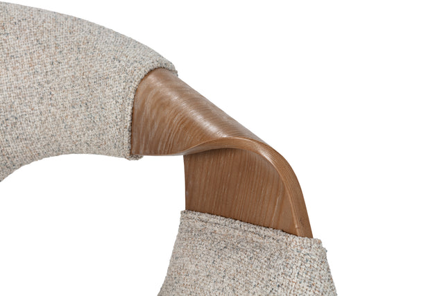 Silla de comedor Elif Beige y roble lavado, vista lateral derecha desde otro ángulo