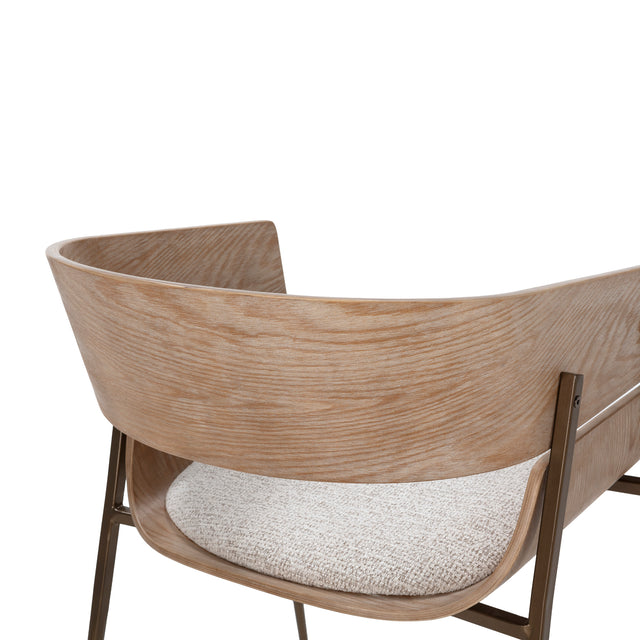 Silla de comedor Naia Beige y roble lavado y patas metálicas, vista lateral derecha desde otro ángulo