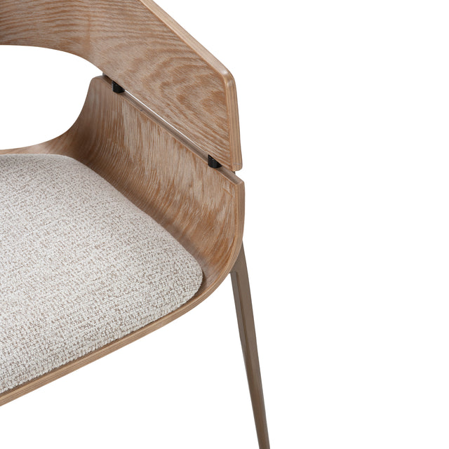 Silla de comedor Naia Beige y roble lavado y patas metálicas, vista lateral derecha desde otro ángulo