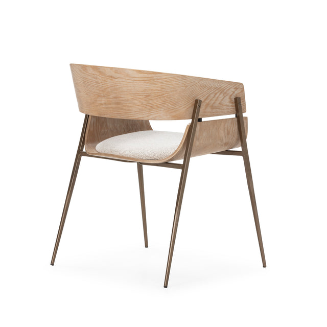 Silla de comedor Naia Beige y roble lavado y patas metálicas, detalle del diseño