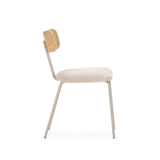 Silla de comedor Olimpia Beige y roble y patas metálicas grises, vista lateral izquierda desde otro ángulo