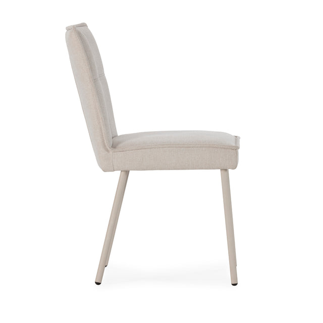 Silla de comedor Vesta Crema y patas crema, vista lateral izquierda desde otro ángulo
