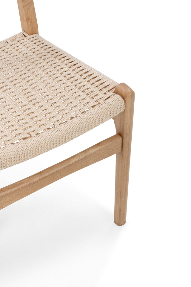 Silla de comedor Biel Roble, vista lateral derecha desde otro ángulo