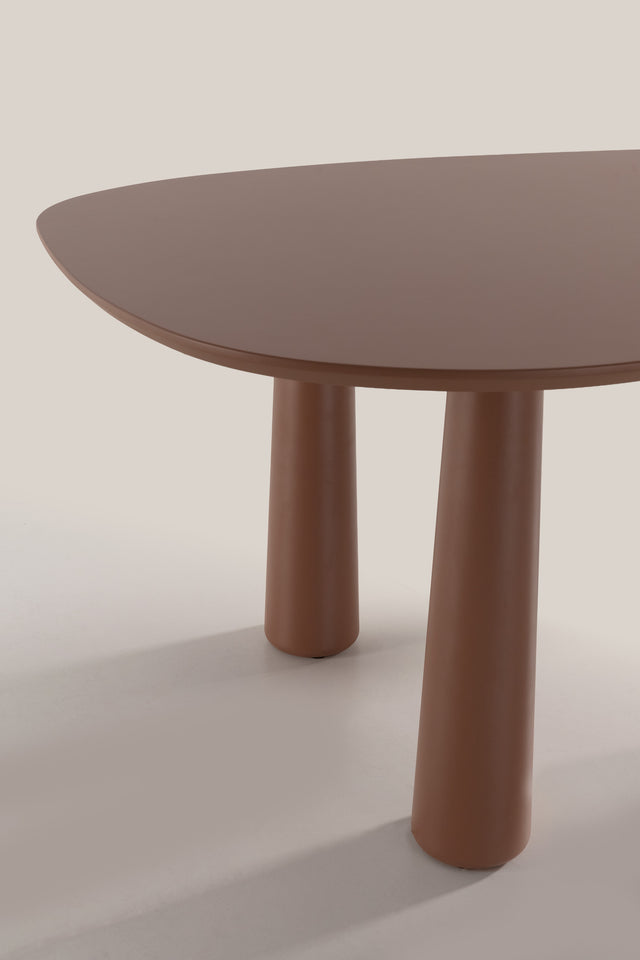 Mesa de comedor Nahia 220 cm Terracota, vista lateral derecha desde otro ángulo