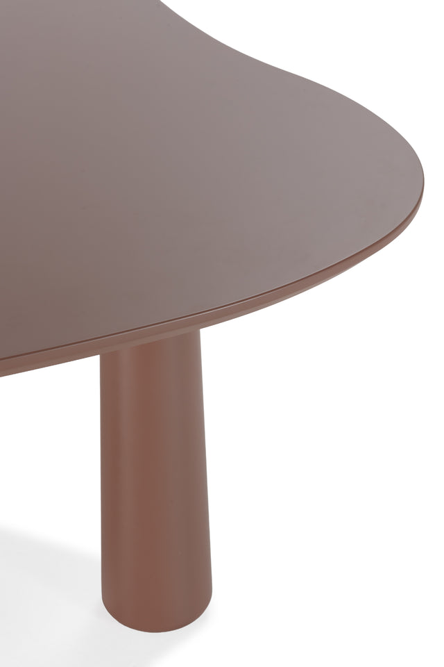 Mesa de comedor Nahia 220 cm Terracota, vista lateral derecha desde otro ángulo