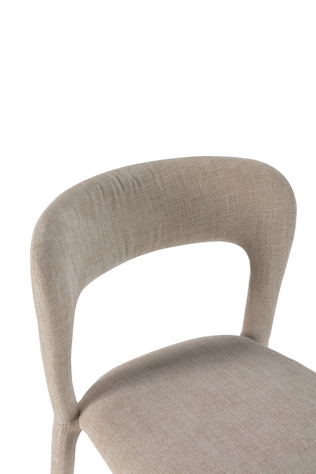 Silla de comedor Lilia Beige, vista lateral derecha desde otro ángulo