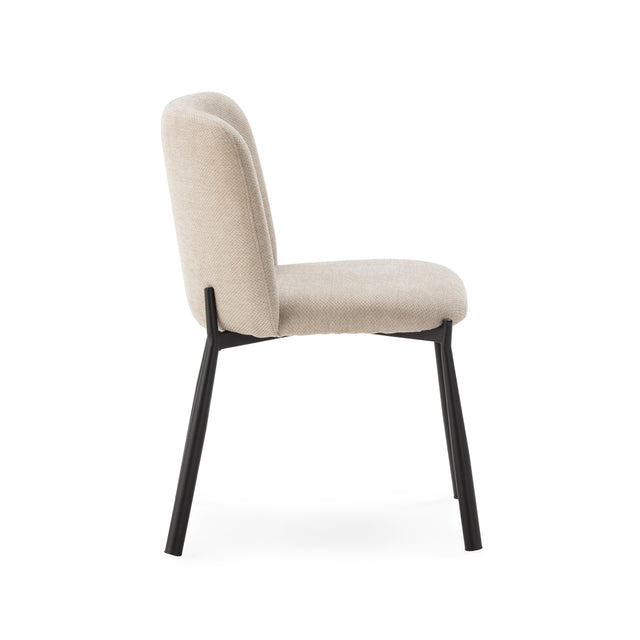 Silla Tapizada Ginny Beige, detalle del diseño