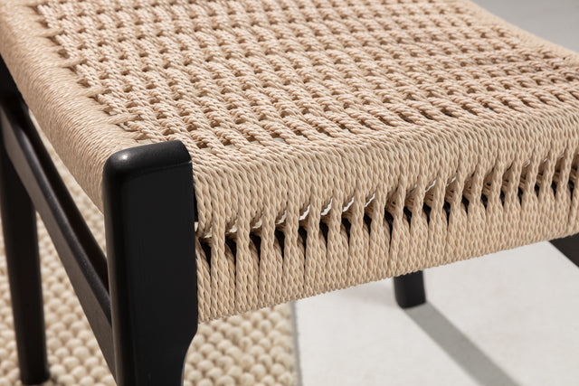 Silla de comedor Biel Negro, vista lateral derecha desde otro ángulo