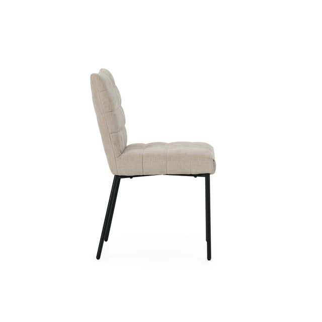 Silla de comedor Naomi Beige, vista lateral izquierda desde otro ángulo