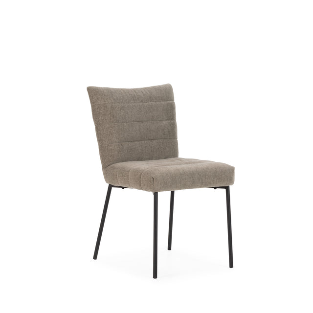 Silla de comedor Naomi Moca, vista lateral izquierda desde otro ángulo