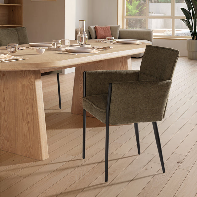 Sillón Vesta Verde, en ambiente de salón desde otro ángulo