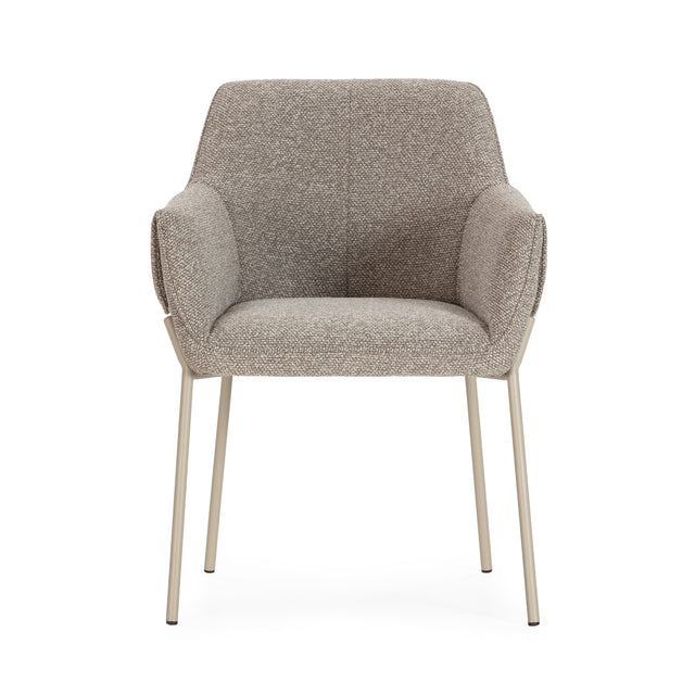 Sillón Suma Moka y patas moka, vista frontal