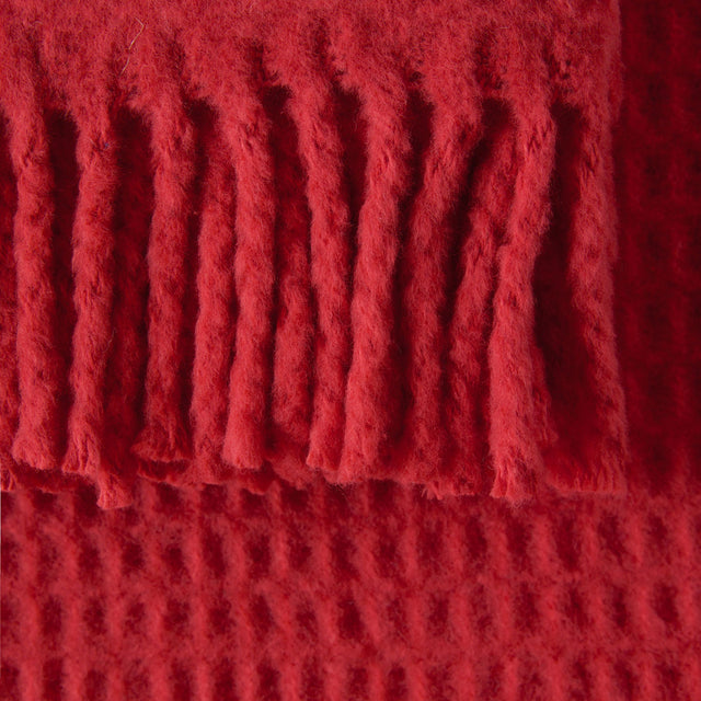 Mueble Manta Basics Waffle Rojo en ambiente de estilo nórdico