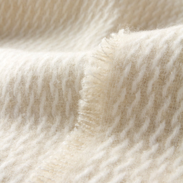 Mueble Manta Curly Natural en ambiente de estilo nórdico