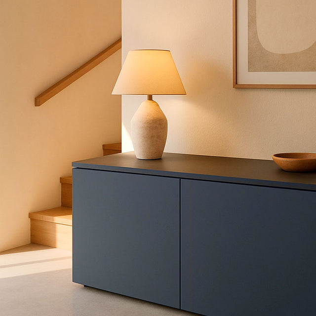 Mueble Auxiliar Nolla 100 Gris Antracita con acabado gris en ambiente de estilo nórdico