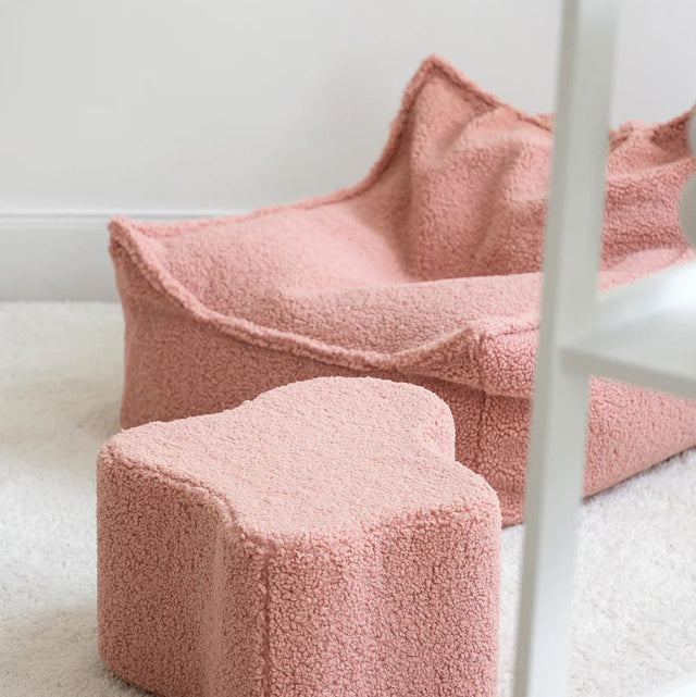 Mueble Puf Infantil Nube de Borreguito Rosa en ambiente de estilo nórdico