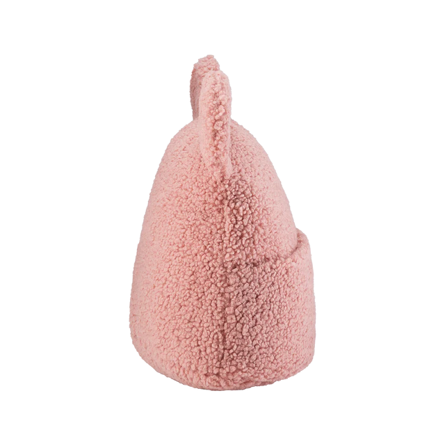 Mueble Cojín con Bolsillo Osito de Peluche Rosa en ambiente de estilo nórdico