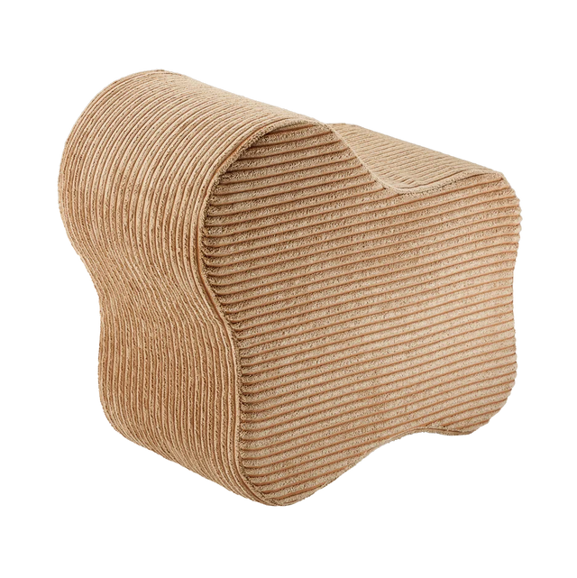 Mueble Puf Infantil Nube de Pana Marrón en ambiente de estilo nórdico