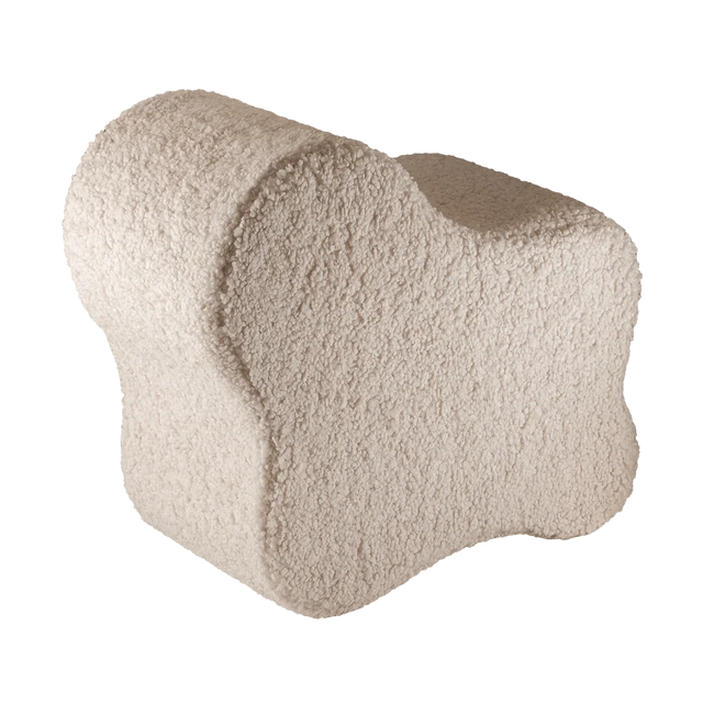 Mueble Puf Infantil Nube de Borreguito Beige con acabado beige en ambiente de estilo nórdico