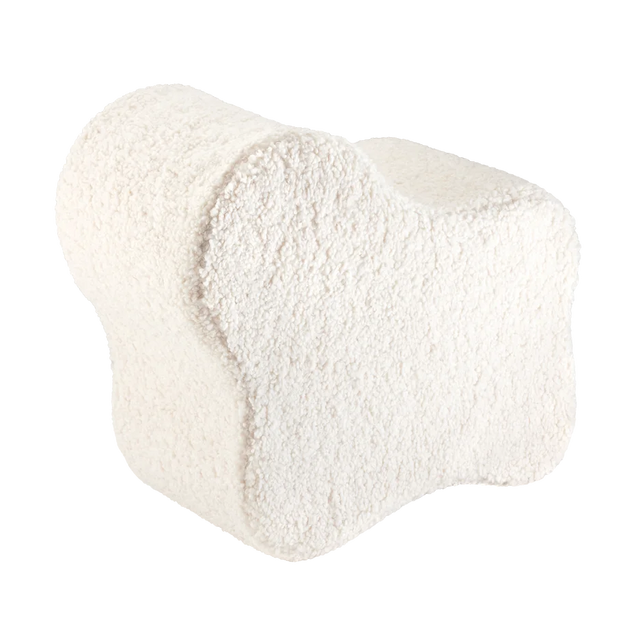 Mueble Puf Infantil Nube de Borreguito Blanco Crema con acabado blanco, acabado crema en ambiente de estilo nórdico