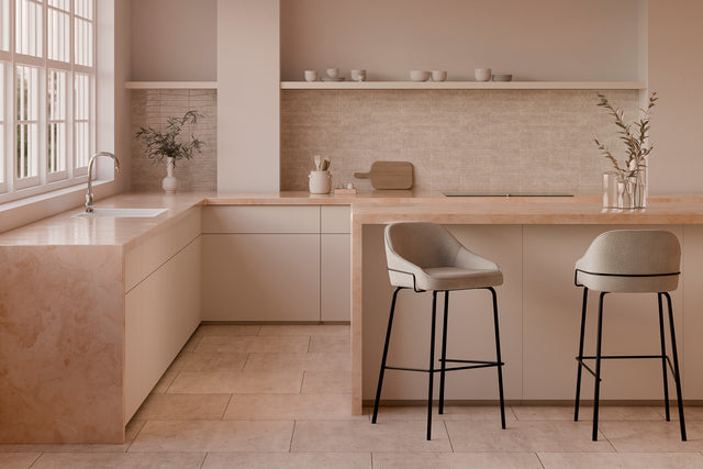 Taburete Bajo Louis Taupe | composición decorativa | Somcasa Vlc | 00SL114730 | imagen 8