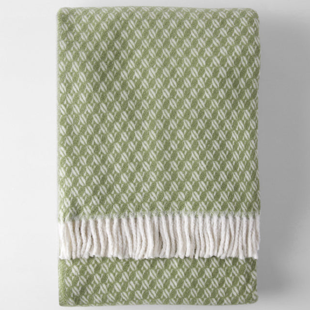 Mueble Manta Nilo Verde Oliva con verde oliva, acabado verde vista principal de estilo nórdico