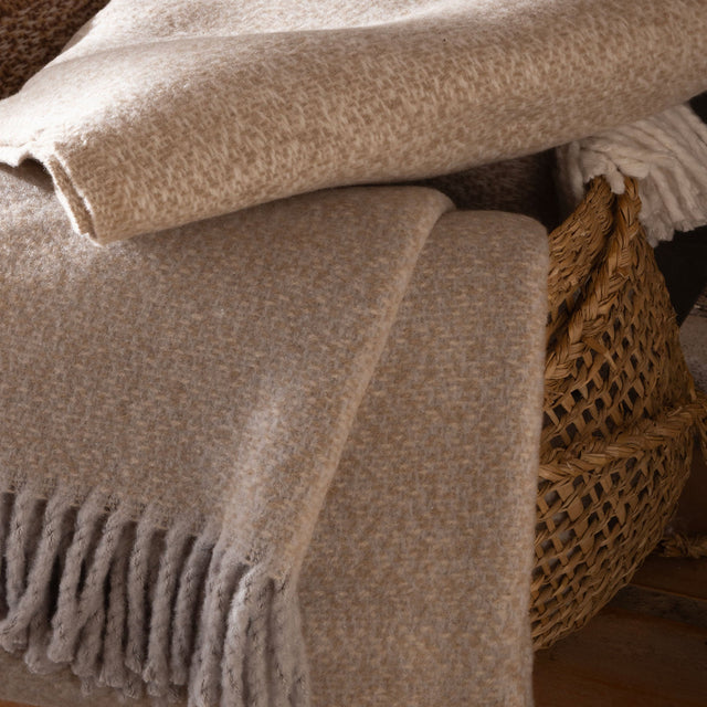 Mueble Manta Rennes Piedra en ambiente de estilo nórdico