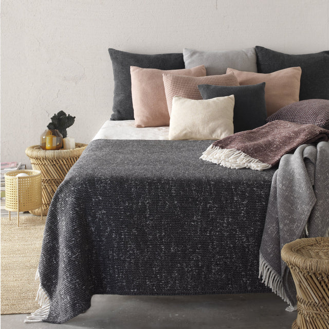 Mueble Manta Stellar Piedra en ambiente de estilo nórdico