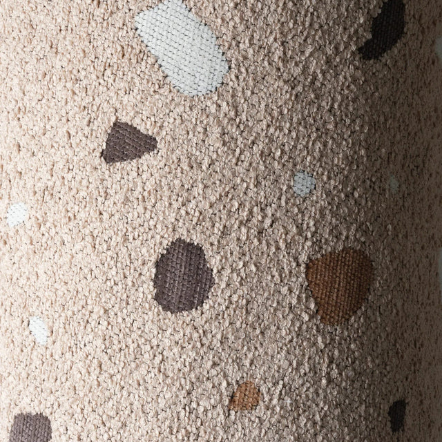 Mueble Puf Asiento Redondo de Bouclé & Chenilla Terrazo Beige con acabado beige en ambiente de estilo nórdico