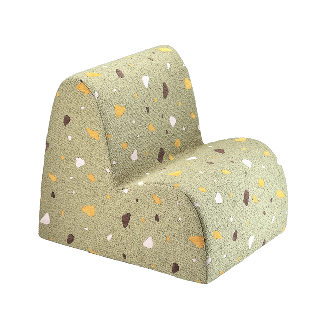 Silla Infantil Nube de Bouclé & Chenilla Terrazo Verde con acabado verde vista principal de estilo nórdico