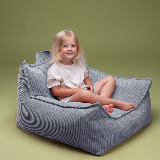 Mueble Puf Infantil Sugar de Pana Rosa vista lateral de estilo nórdico